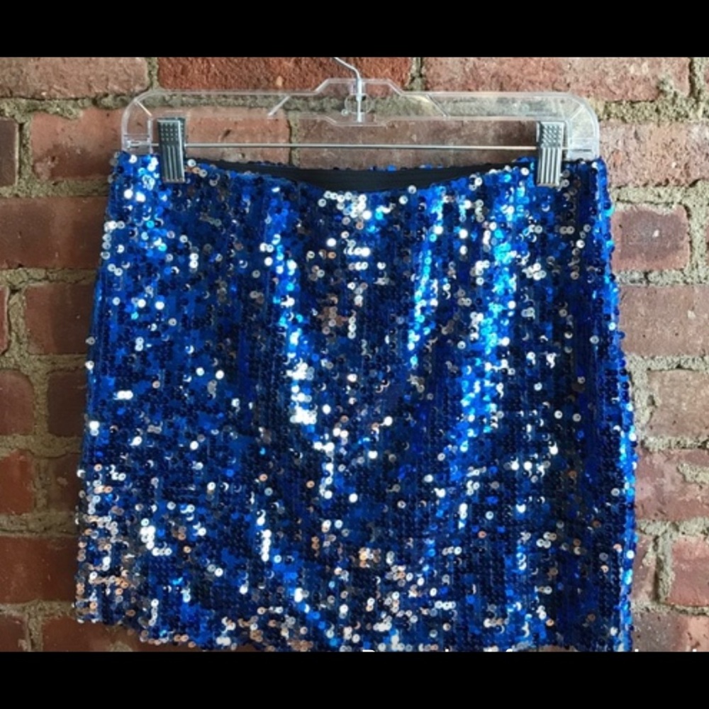 💙💙Blue sequined bodycon skirt💙💙 Summer party season is almost here!!